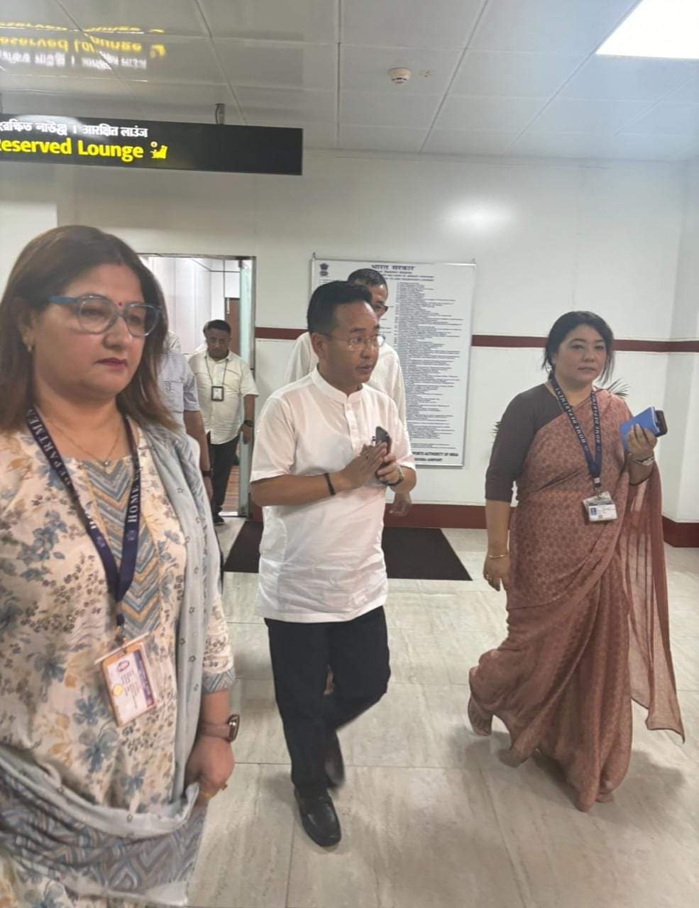 दिल्ली भ्रमण सकेर  सिक्किम फर्कंदै मुख्यमन्त्री पीएस गोले