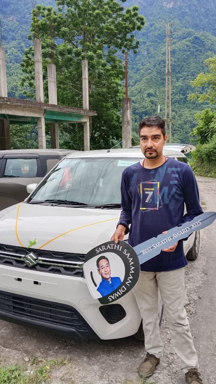 सारथी सम्मान दिवसमा 12 जना चालकलाई सरकारले प्रदान गऱ्यो वाहन