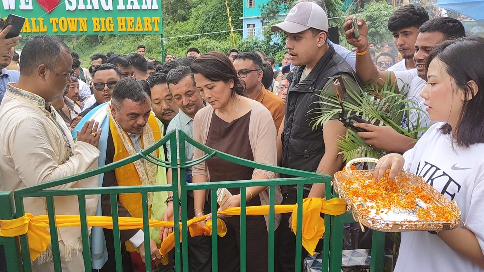 सिङ्ताममा बनिएको निर्वाणा पार्कको मन्त्री एनबी दाहालले गरे उद्घाटन